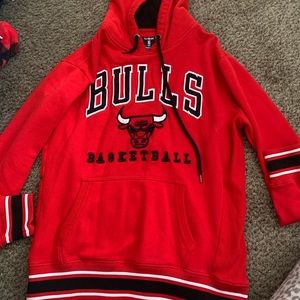 Chicago bulls pull over hoodie